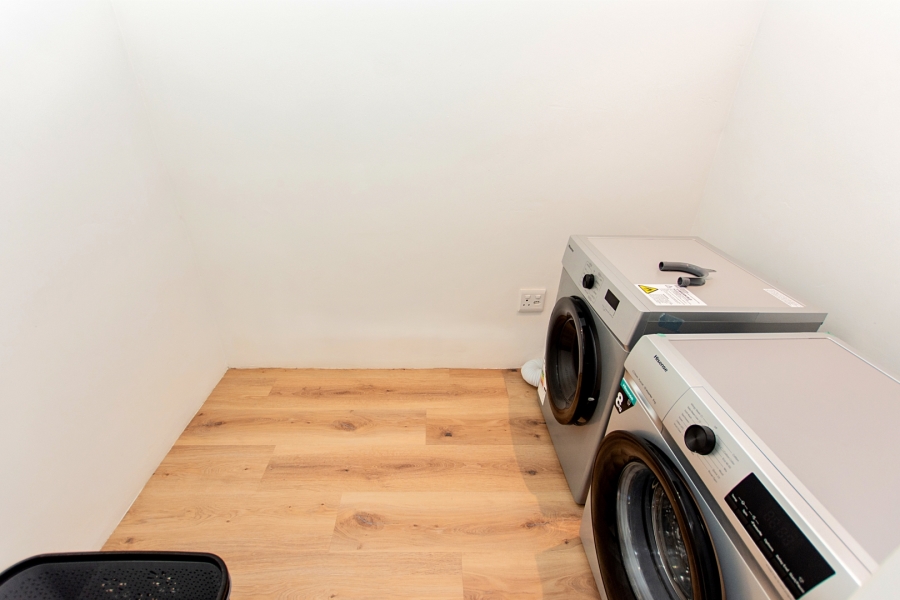 3 Bedroom Property for Sale in Sandy Point Western Cape